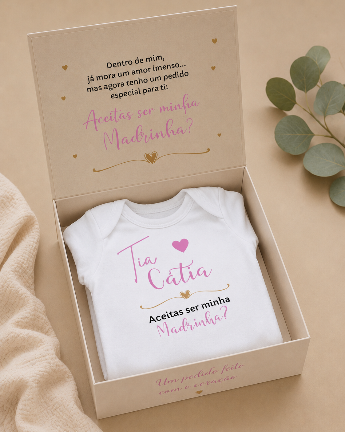 Caixa com Body de Bebê " Aceitas ser minha madrinha?" ..
